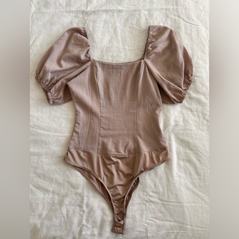 Tan top with puff sleeve bodysuit